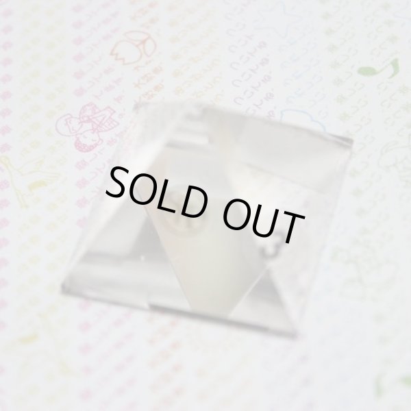 画像3: 【再入荷待ち】天然水晶ピラミッド (3)