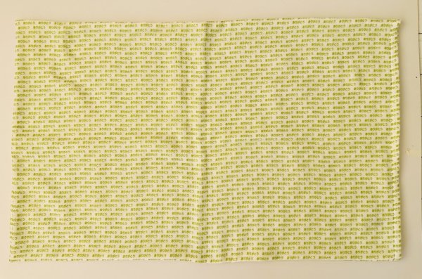 画像2: 【お取り寄せ商品】ありがとうガーゼ枕カバー（枕の上にのせるタイプ・ゴム付き） (2)